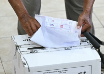 En fotos | Ecuatorianos votan para elegir un nuevo presidente, quien liderará en los próximos 4 años