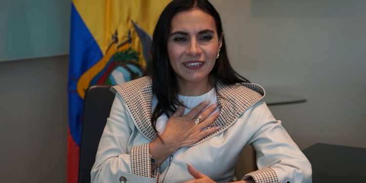 Vicepresidenta de Ecuador apelará fallo que le impide ejercer cargos públicos