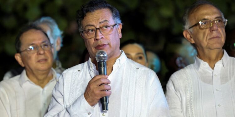 el «latinoamericano no llega preso, después discutimos aranceles»