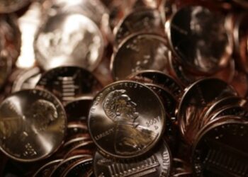 Trump dice que ordenó al Tesoro dejar de acuñar nuevos centavos debido a su costo
