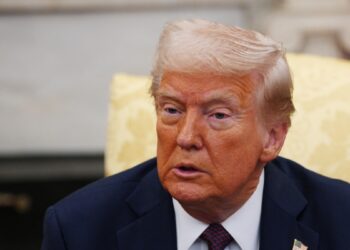 Presidente Trump firmará orden para convertir al inglés en lengua oficial de EEUU