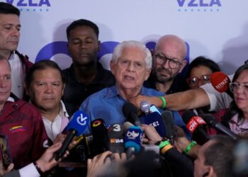 Oposición analiza si participa en elección de gobernadores y diputados