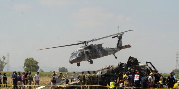 México traslada a EEUU al capo Caro Quintero, dos líderes de Los Zetas y otros 26 presos