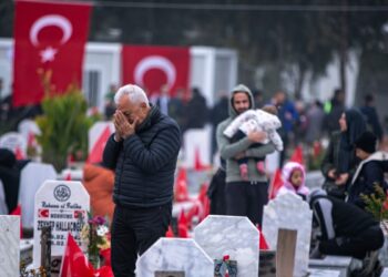 Dos años después, sobrevivientes de sismo en Turquía siguen lidiando con pérdidas y dificultades