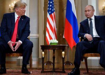 Presidente Donald Trump dice que discutió el fin de la guerra en Ucrania con Vladimir Putin