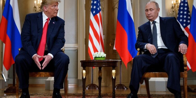 Presidente Donald Trump dice que discutió el fin de la guerra en Ucrania con Vladimir Putin