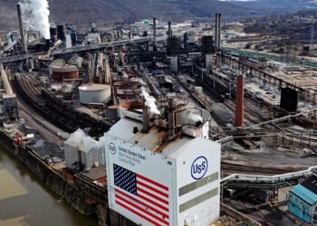 El presidente Trump impone aranceles del 25% a las importaciones de acero y aluminio