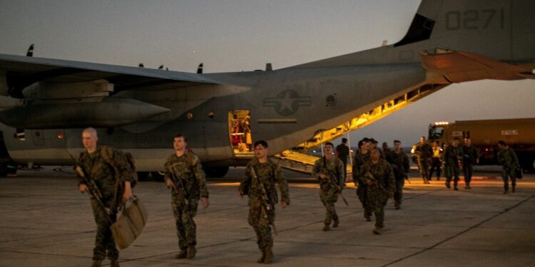 Marines estadounidenses llegan a Guantánamo para «ampliar» un centro de detención de migrantes