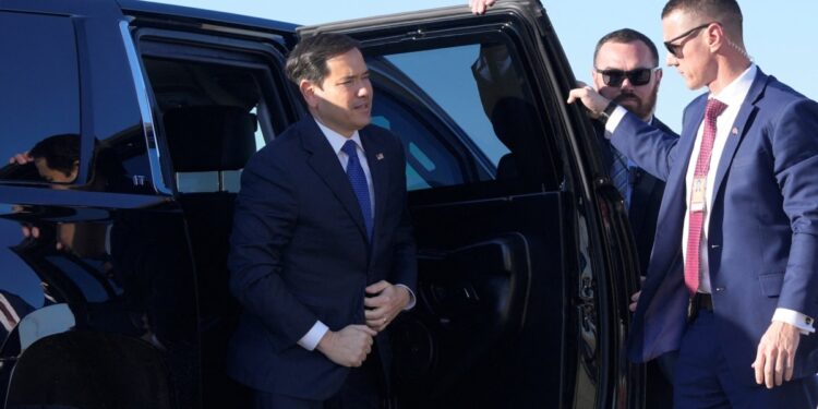 Marco Rubio llega a Panamá en medio de protestas y expectativas sobre agenda