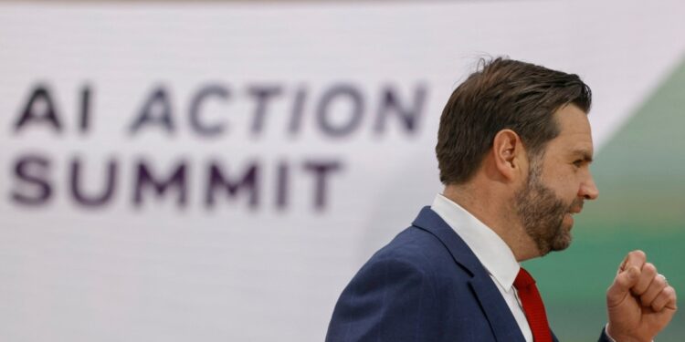 Vance critica «exceso de regulación» europea sobre IA en discurso visto como debut en escena internacional