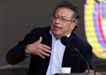 Regular la IA o enfrentar una «catástrofe»: La advertencia de Petro a la comunidad global