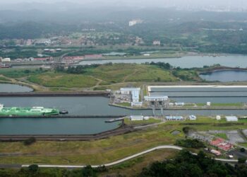 Trump aplaza conversación con presidente Mulino, en medio de tensiones por el Canal de Panamá