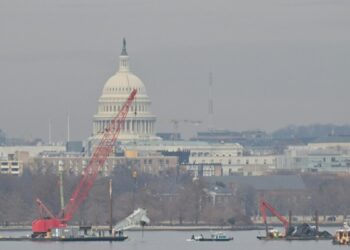 Equipos de búsqueda recuperaron los cuerpos de las 67 víctimas de la tragedia aérea en Washington DC
