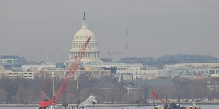 Equipos de búsqueda recuperaron los cuerpos de las 67 víctimas de la tragedia aérea en Washington DC