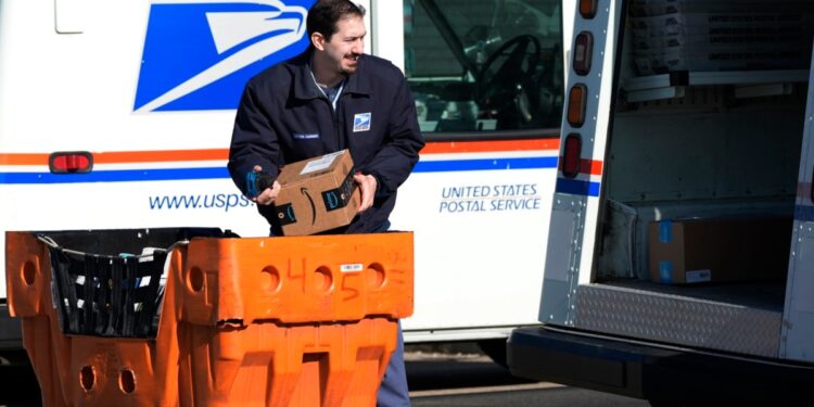 Servicio postal de EEUU suspende envíos de paquetes desde Hong Kong y China. Así afecta a Shein y Temu