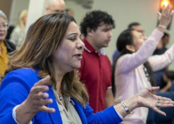 Grupos religiosos demandan a administración Trump para proteger lugares de culto de redadas migratorias