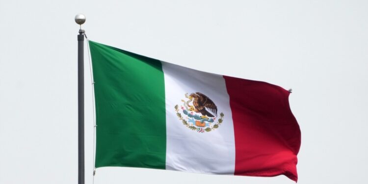 Al menos 30 fallecidos deja accidente carretero en el sur de México