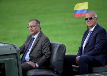Renuncia ministro de defensa en Colombia, de los más leales al proyecto de Petro en medio de crisis