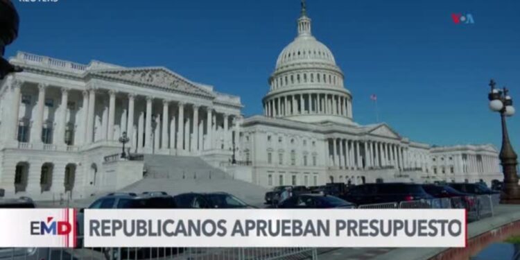 Republicanos aprueban presupuesto con fuertes recortes de impuestos y gastos