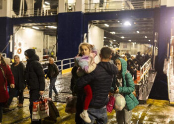 Aumento de actividad sísmica en Santorini provoca evacuación de miles de personas y alerta a autoridades