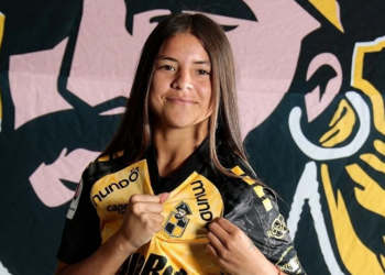 Futbolista chilena que se desmayó en entrenamiento sale del coma y respira sin asistencia