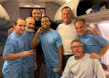 Richard Grenell regresa a EEUU con seis ciudadanos estadounidenses que se encontraban detenidos en Venezuela