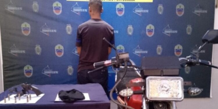 ¡Insólito! Sujeto se disfraza de PNB para robar en Guanare, y así lo descubrieron