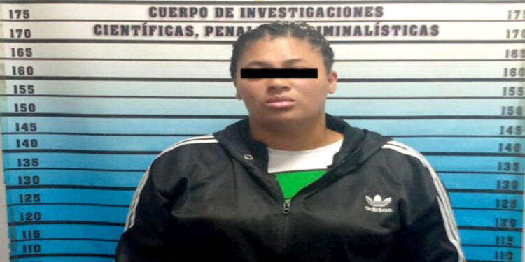 Mujer apuñala a su hermano tras una discusión por el uso de la lavadora