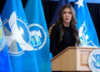 Jefa de Seguridad Nacional de EEUU visita la base naval de Guantánamo