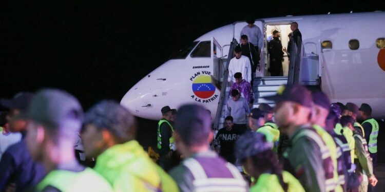 Revisarán sus antecedentes, dice el régimen