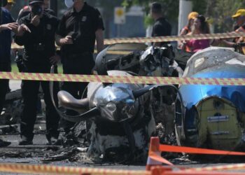 Una avioneta cae en plena avenida de Sao Paulo y deja dos muertos