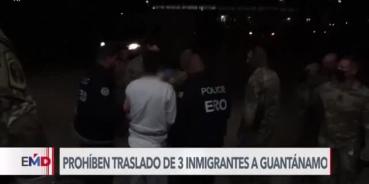 Corte federal de EEUU impide traslado de tres venezolanos a base militar de Guantánamo