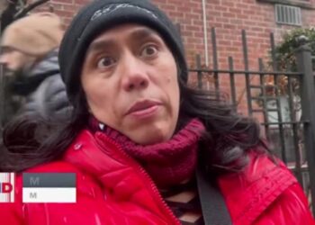 Migrantes en refugios de Nueva York temen enviar hijos a la escuela