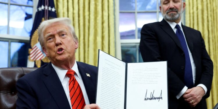 Trump eleva aranceles a importaciones de aluminio y acero