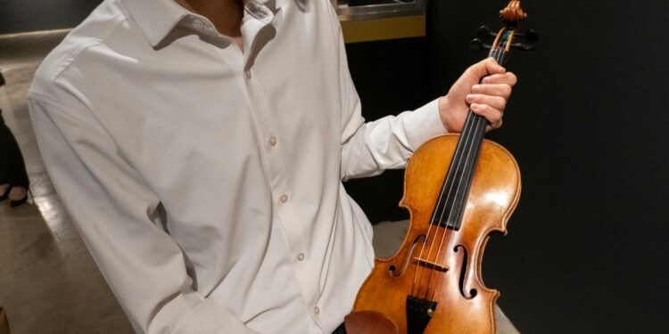 Violín Stradivarius de 1714 fue vendido en Nueva York por más de 11 millones de dólares