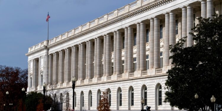 Los republicanos en el Congreso están divididos sobre los recortes impositivos ofrecidos por el presidente Trump