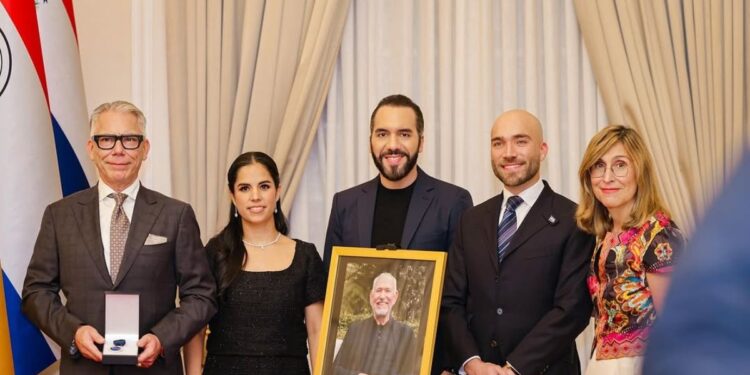 El presidente Bukele se reúne con empresarios de CEAPI interesados en invertir en El Salvador