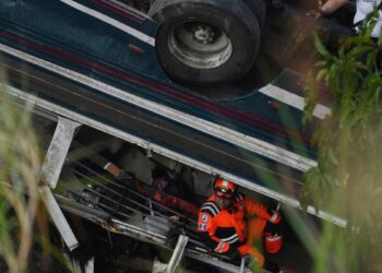 Caída de un autobus a un río deja al menos 50 muertos en Guatemala
