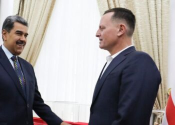 La misión en Venezuela es asegurar los vuelos de deportación y garantizar que los estadounidenses detenidos vuelvan a casa