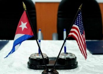 Activistas cubanos denuncian represión y precariedad ante diplomático de EEUU