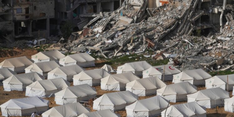 Israel ordena al Ejército que prepare plan para permitir que los palestinos abandonen Gaza