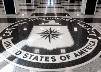 Inicialmente eximida, la inteligencia estadounidense se enfrenta a una encrucijada