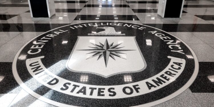 Inicialmente eximida, la inteligencia estadounidense se enfrenta a una encrucijada