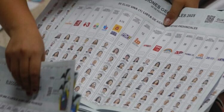 Elecciones en Ecuador: Misión de la UE descarta fraude tras denuncia de Noboa