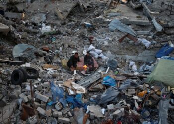 Hamás entrega los cadáveres de cuatro rehenes e Israel libera a prisioneros palestinos