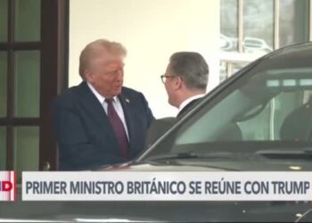 Trump y primer ministro de Reino Unido abordan conflicto en Ucrania