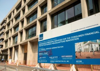 Administración Trump ordena a agencia de protección al consumidor que detenga sus actividades