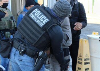 EEUU y Perú desmantelan red de tráfico de personas en Lima