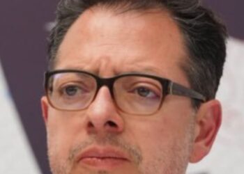 Dimite ministro de Cultura de Colombia tras crisis en el Gobierno de Petro