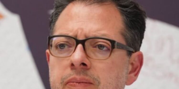 Dimite ministro de Cultura de Colombia tras crisis en el Gobierno de Petro
